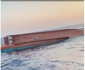 Akdeniz Açıklarında Trol Teknesi Battı